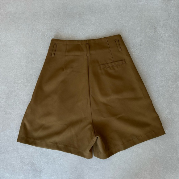 LIONESS TAN SHORTS - Picture 5 of 8